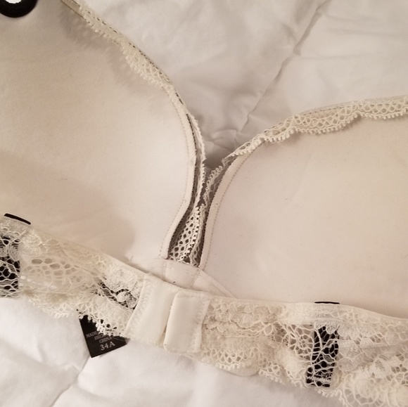 Victoria's Secret Bombshell Multi Wear Lacey Bra - Picture 5 of 7